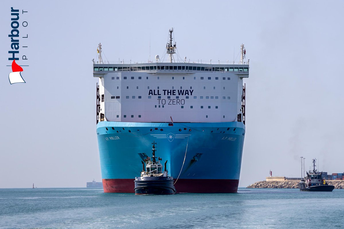 PilotHarbour's tweet photo. A.P. Moller assisted Boluda tug inbound port. 
https://t.co/NOAQgLWjs8
#Port #Shipping #HarbourPilot #TransportMaritime #PortOperations #GlobalTrade #GlobalShipping #MaritimePhotography #MaritimeStrategy #MerchantMarine #liveforthistory #canonphotography #maersk #APMoller
@Canon 
@CanonEspana
@Maersk