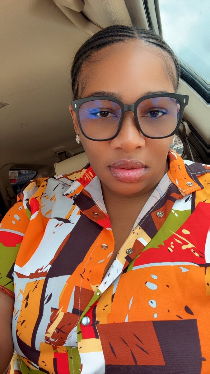 Fundi wa kweli MUNGU TU, Mganga mfitinishi, Jiguse bega sema Nianze na Mungu sasa... Derby ni Kesho... YANGA BINGWA....
#MtotoWaMamaEsi