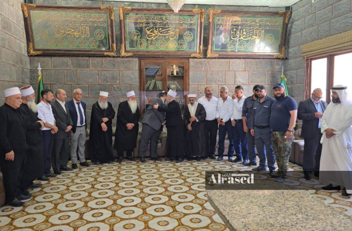 alrasd_sy's tweet image. #عدسة_الراصد تواكب زيارة محافظ السويداء مصطفى البكور للفعاليات الدينية في محافظة السويداء، بدءاً من دارة قنوات وزيارة سماحة الشيخ حكمت الهجري، ثم الاطمئنان على صحة سماحة الشيخ حمود الحناوي وزيارة سماحة الشيخ يوسف جربوع.