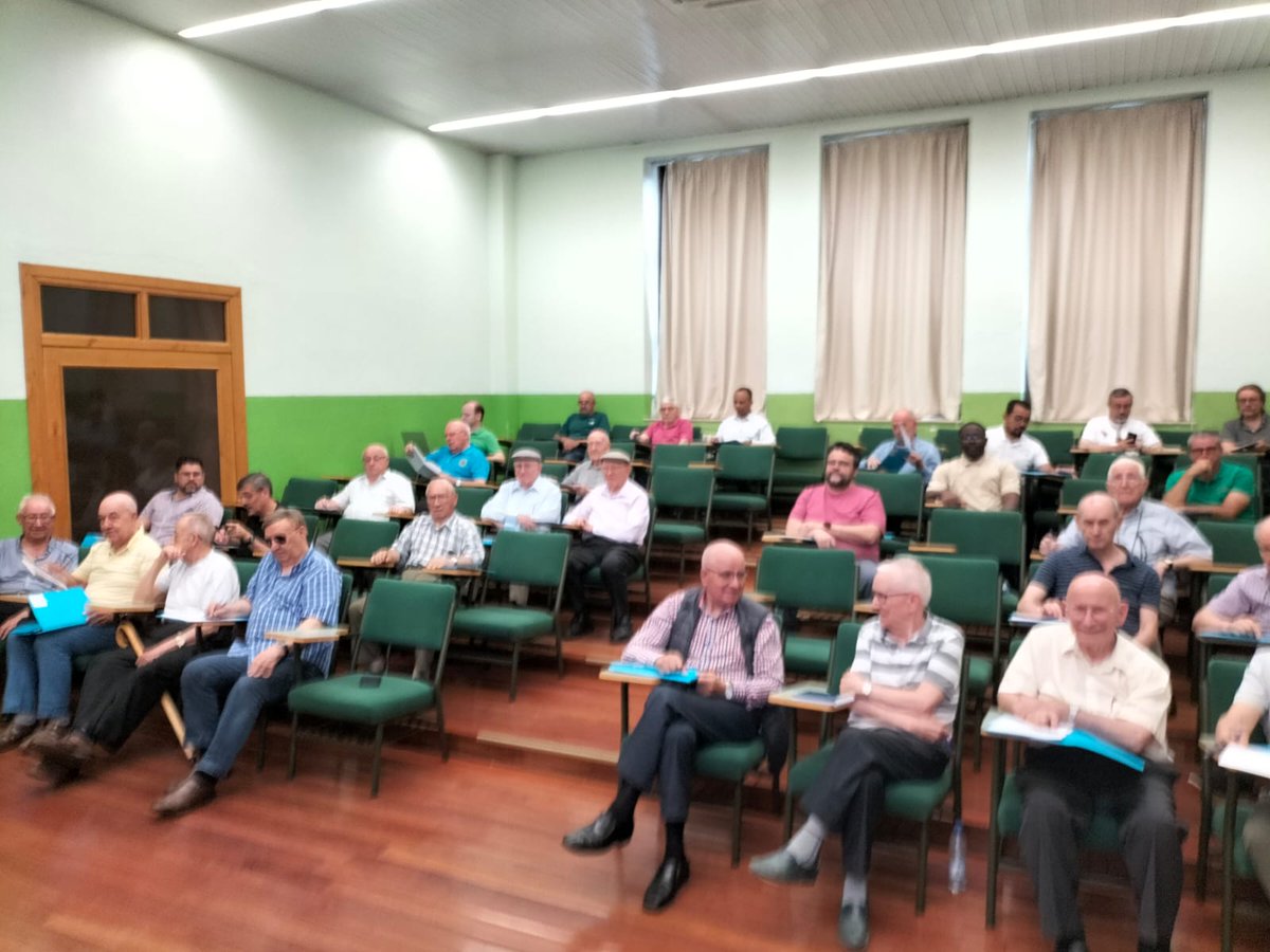 Iniciamos el segundo día de la Formación Provincial. Después de la Eucaristía, el día de hoy será a cargo del P. José Manuel Villar, CM, reflexionando sobre "La misión de la CM en la Iglesia de España".