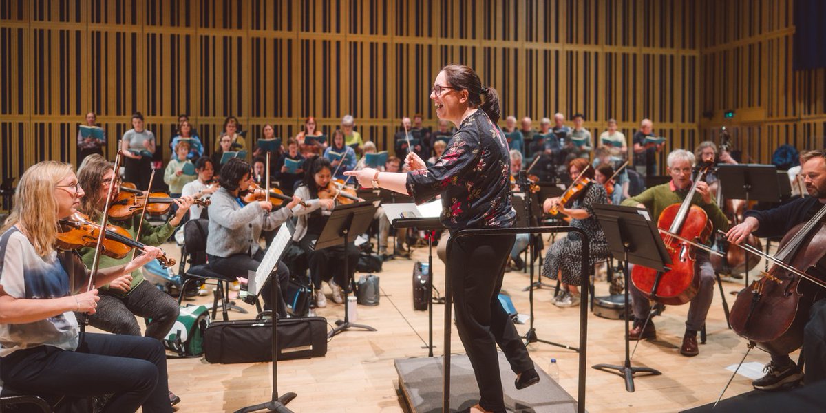 RoyalPhilSoc's tweet image. We are excited to announce a new chapter for our RPS Conductors programme with @RNSinfonia and Alice Farnham @BatonAlice at @glasshouseicm. Read our refreshed guidelines to see if you are eligible and apply by Monday 1 September on our website: royalphilharmonicsociety.org.uk/performers/rps…