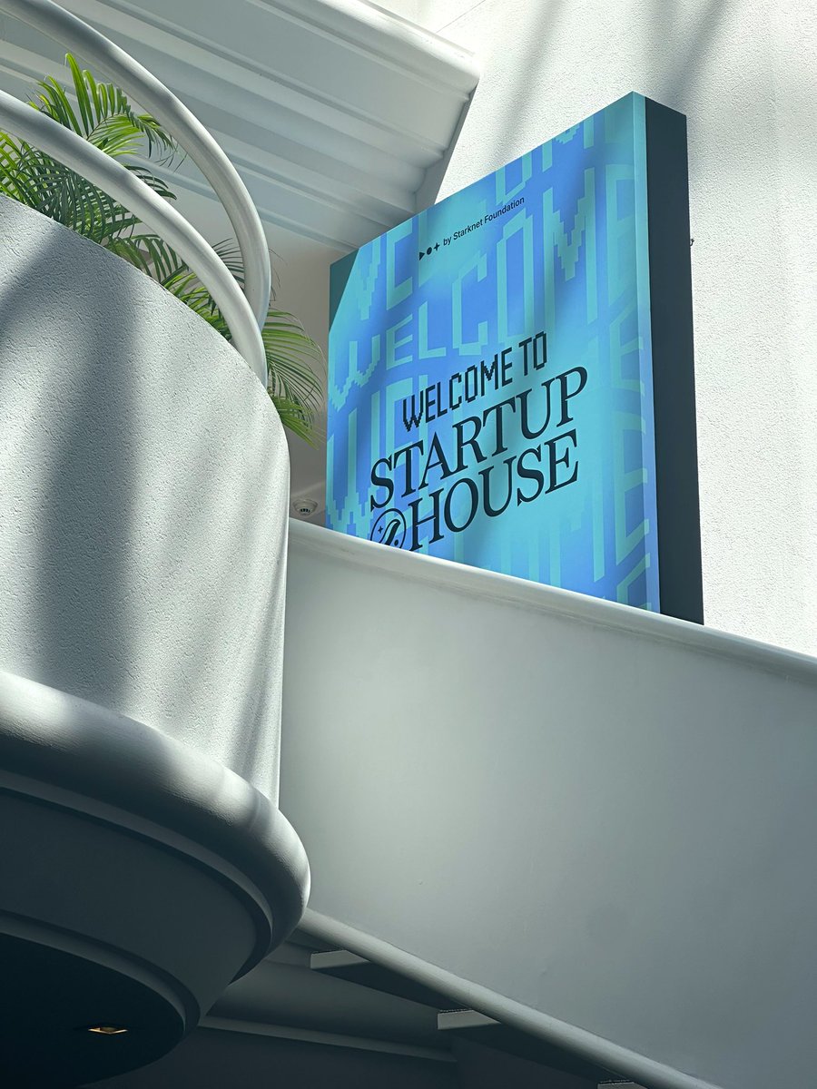 Angela ☀️ tweet media