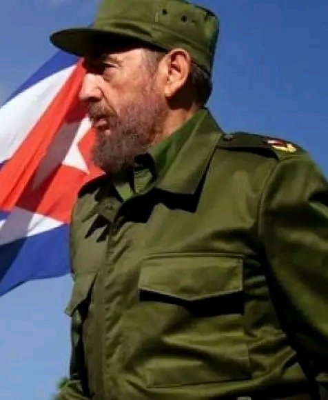 "Patria es lo que estamos haciendo, y patria se hace con honradez, con trabajo, con dignidad.  ¡Y nosotros estamos haciendo patria!" #FidelPorSiempre