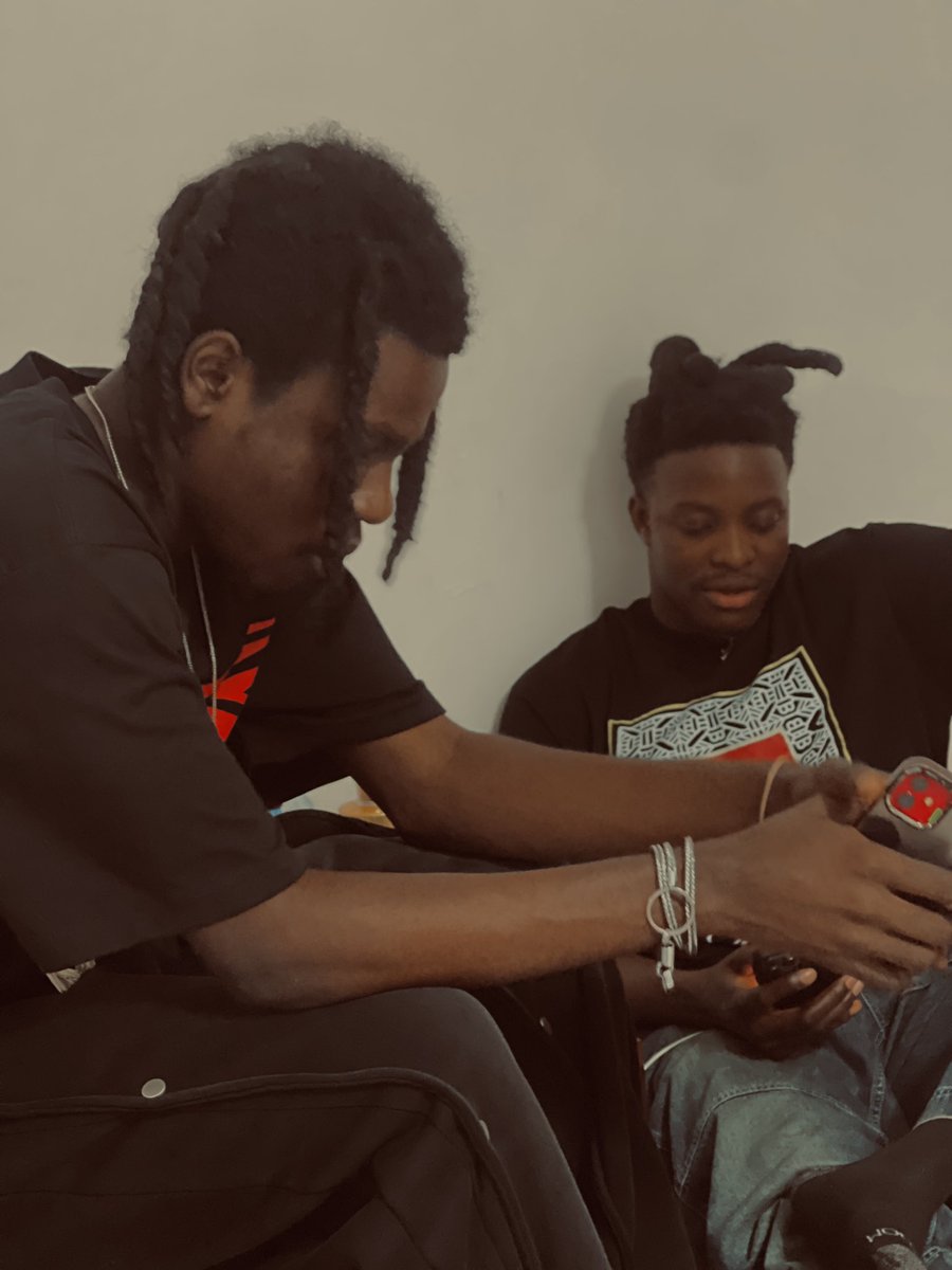 Two young kings shaping the sound of the streets 
<a href="/Yawjus_Official/">#Nobody Dey OUT NOW</a> x <a href="/Lasmidofficial/">LASMID</a> 🔥🇬🇭