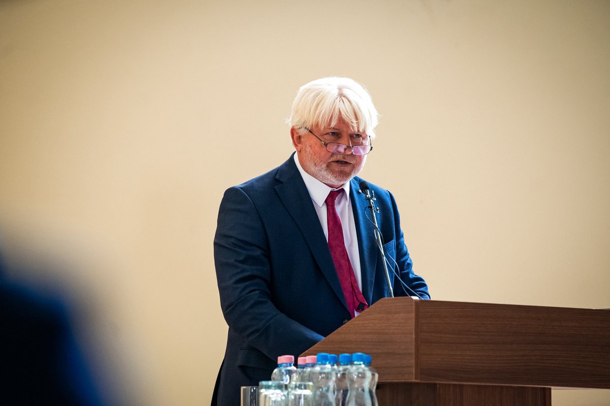 uni_nke's tweet image. We have opened our very first V4 Diplomatic Academy at @uni_nke Saint Ladislaus Chapel 🇭🇺🇵🇱🇨🇿🇸🇰

Leaders of the program welcomed the students who took the opportunity and came here to improve their diplomatic skills. 🎓

#LUPS #V4DiplomaticAcademy #futureleaders #Hungary