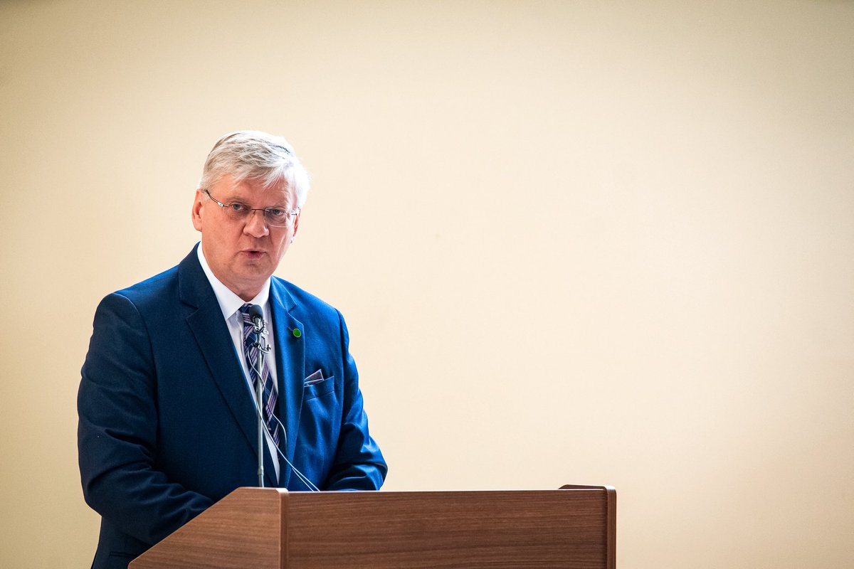 uni_nke's tweet image. We have opened our very first V4 Diplomatic Academy at @uni_nke Saint Ladislaus Chapel 🇭🇺🇵🇱🇨🇿🇸🇰

Leaders of the program welcomed the students who took the opportunity and came here to improve their diplomatic skills. 🎓

#LUPS #V4DiplomaticAcademy #futureleaders #Hungary