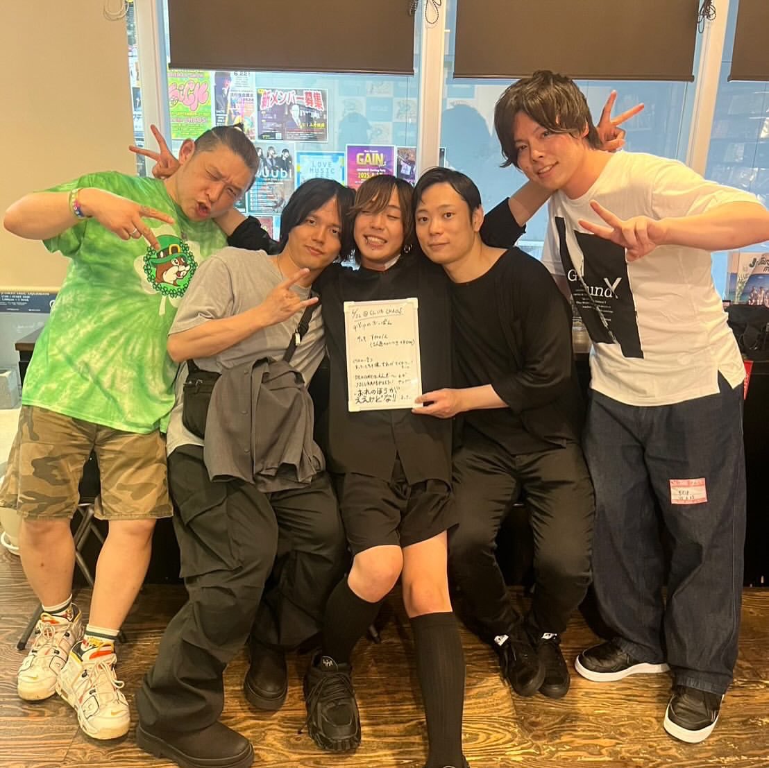 qiXip_mie's tweet photo. 6/22(日)
流行性血膜炎@四日市CLUB CHAOS
まさき×ともきBDイベント

qiXipで出演させていただきました！
まっきぃこの日は4ステージの大立ち回り🤣🤣

色んな人に祝っていただき大感謝です🙇🎉

まっきぃ、ともきお誕生日おめでとう！
主催の今西さんいつもありがとうございます！ https://t.co/b0vvara3i2