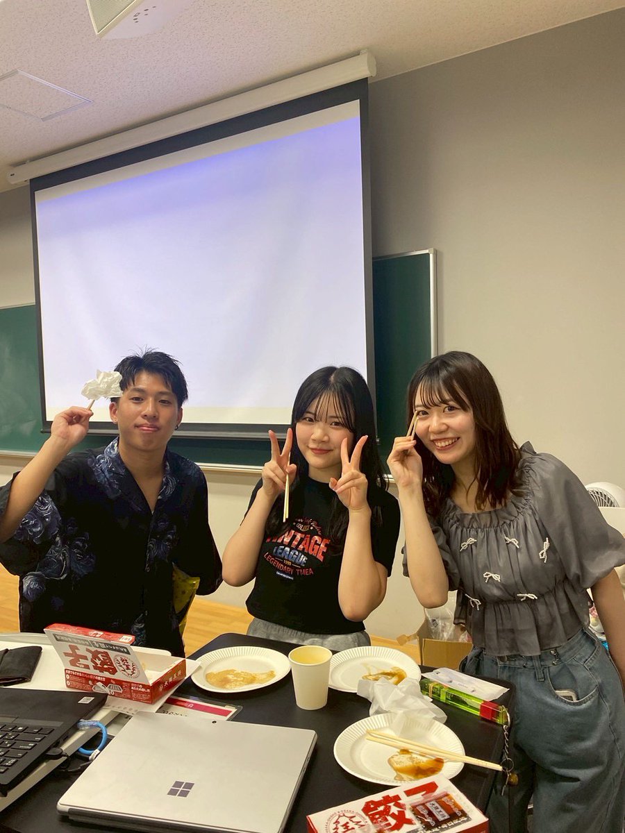 ishihara_semi's tweet photo. こんばんは！石原ゼミです
6月13日に2・3・4回生で顔合わせを行いました！
顔合わせでは、"大災害発生直後から被災地でボランティア活動を行うべきか？"というテーマでディベートを行いました。
その後の懇親会では、回生を問わず会話が弾み、大盛り上がりでした！！！

 #石原ゼミ https://t.co/K8AaOH45g7