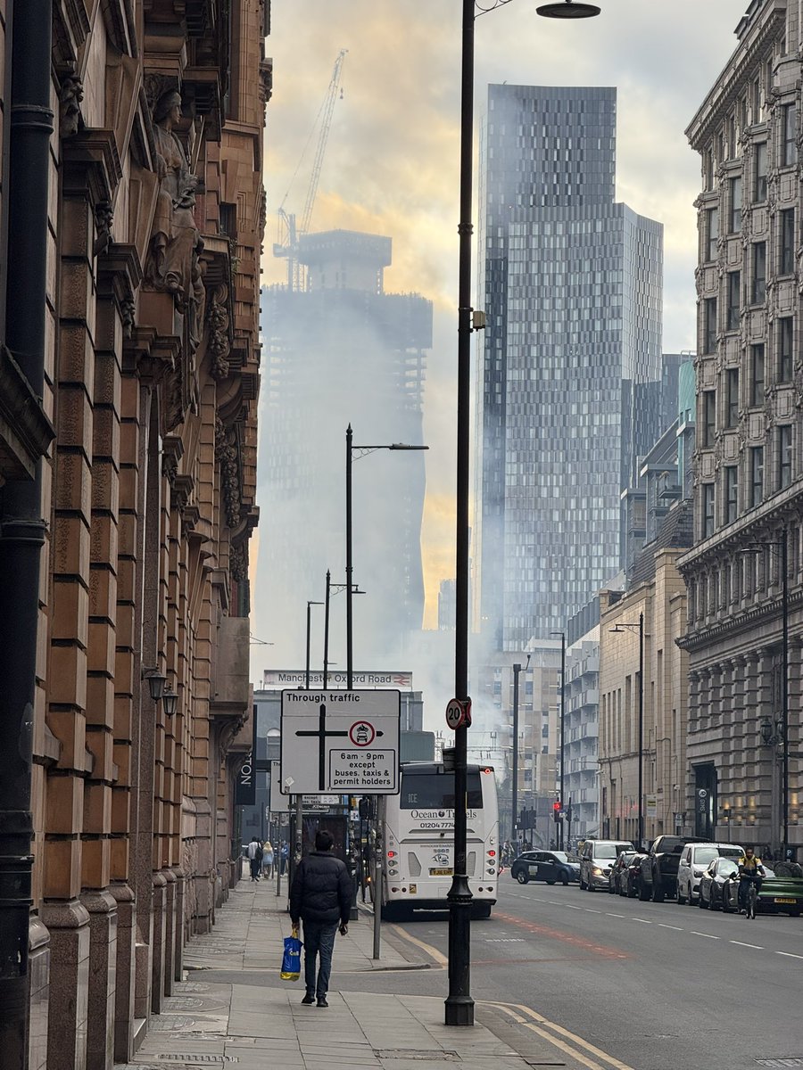 Excited to speak on actin &amp; organelle transport @ #BiochemEvent <a href="/BiochemSoc/">Biochemical Society</a> (Thurs, Session V, OC022) - thanks to <a href="/Official_BSCB/">BSCB</a> for supporting my trip! 

Bit of a fiery start (literally, city centre fire 😬), but here’s to a smoother rest of the week.