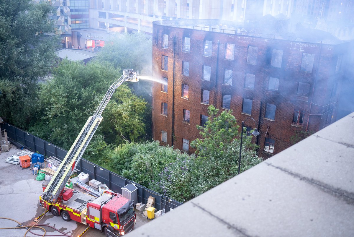 TheMancUK's tweet photo. Our @manchesterfire crews are still #HotspurPress dampening remaining hotspots following Monday's blaze. π
Let's all just take a moment to thank our truly incredible emergency services. Absolute heroes. β€οΈ
#manchesterfire https://t.co/95snasdroE