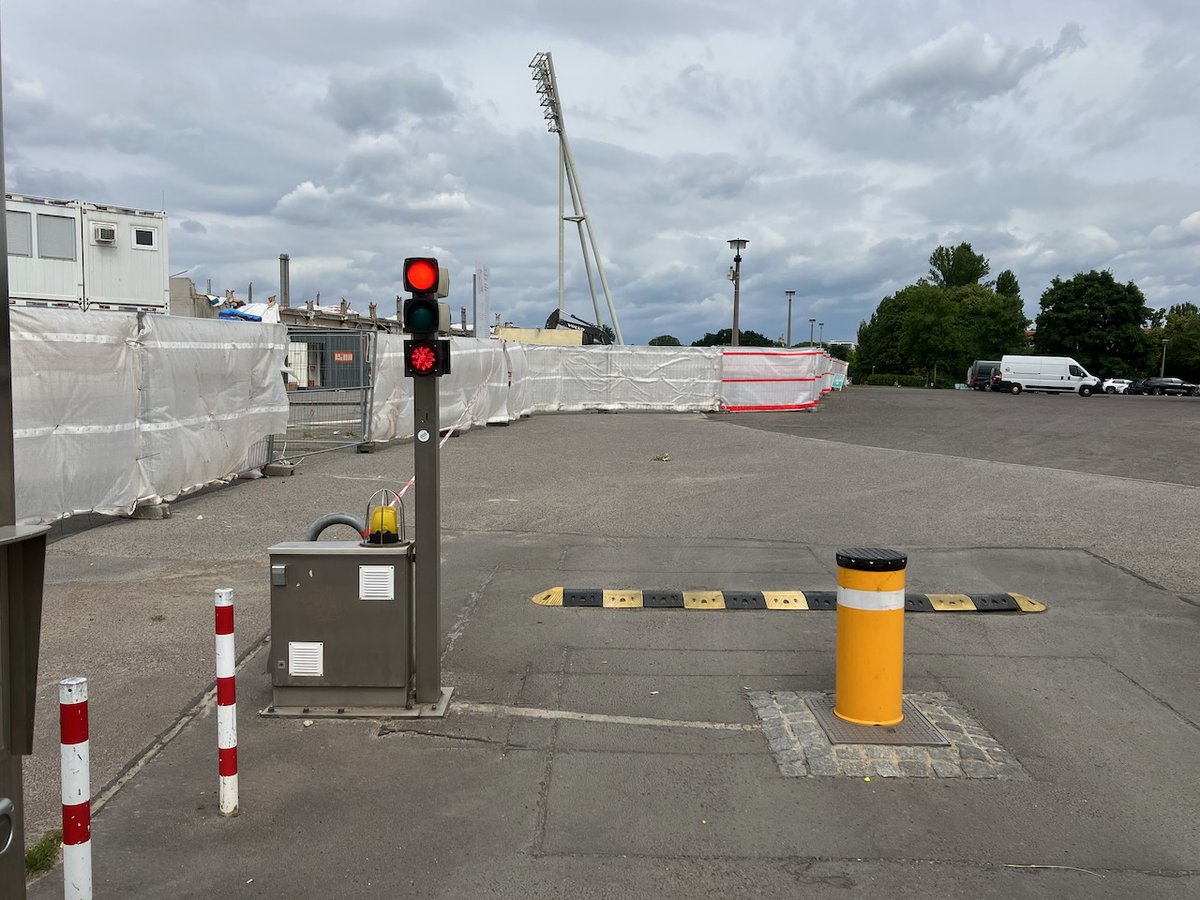 gleim4tel's tweet image. Zaun steht wieder.
Tore sind wieder offen.
Passage wieder möglich.