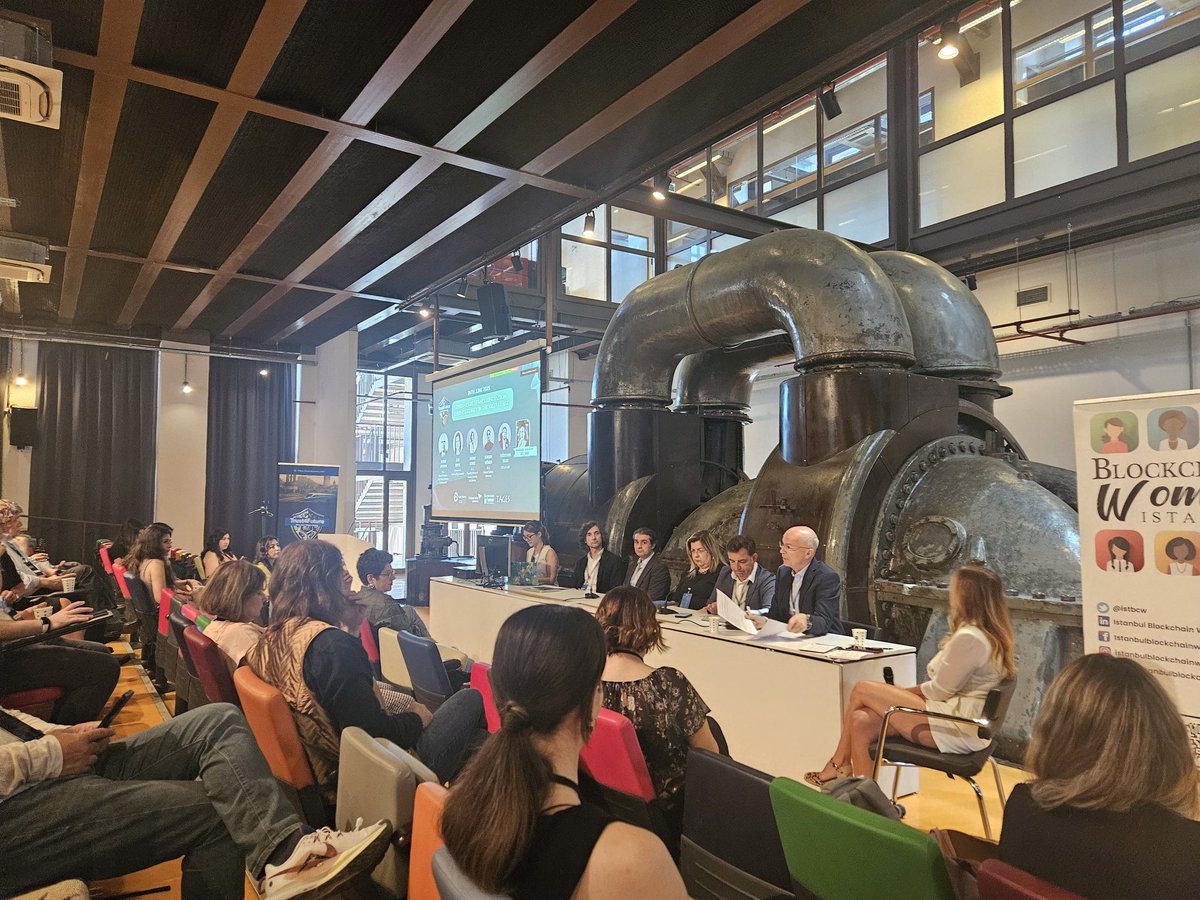 idildadan's tweet photo. Uzun süreli bir #CyberSecurity eğitim programı olan @Trust4Future kapsamında gerçekleştirilen konferanstayım, benim için biraz da  köklerine dönüş  gibi oldu tabi🤓🥰 @istbcw 'a bu programın gerçekleşebilmesi için verdikleri tüm  emekler için de çok teşekkürler 🙏🏻 https://t.co/zz8oWCJY8J