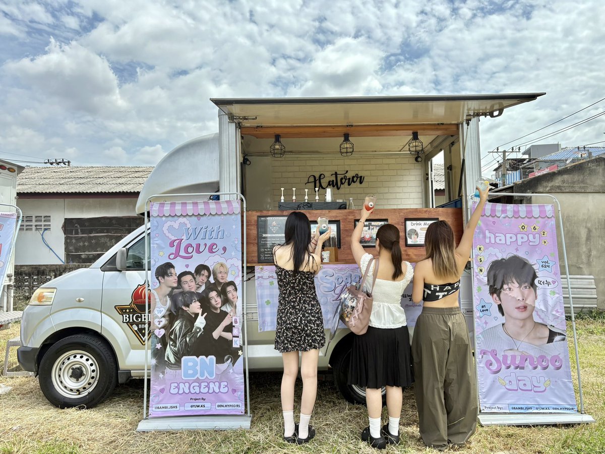 bigbitehouse's tweet image. ภาพงาน Food support #ENHYPEN ในงาน Walk the line in Bangkok ณ ราชมัง 🏟️
🚩 Supported by Inter fans 
🙏🏼 #BigBiteCatering ขอบคุณที่ใช้บริการ 

#foodtruckthailand​ #foodsupportthailand #WALKTHELINE_IN_BANGKOk 
#HEESEUNG #JUNGWON #SUNGHOON
#SUNOO #JAY #JAKE #ni_ki 
#ENGENE
