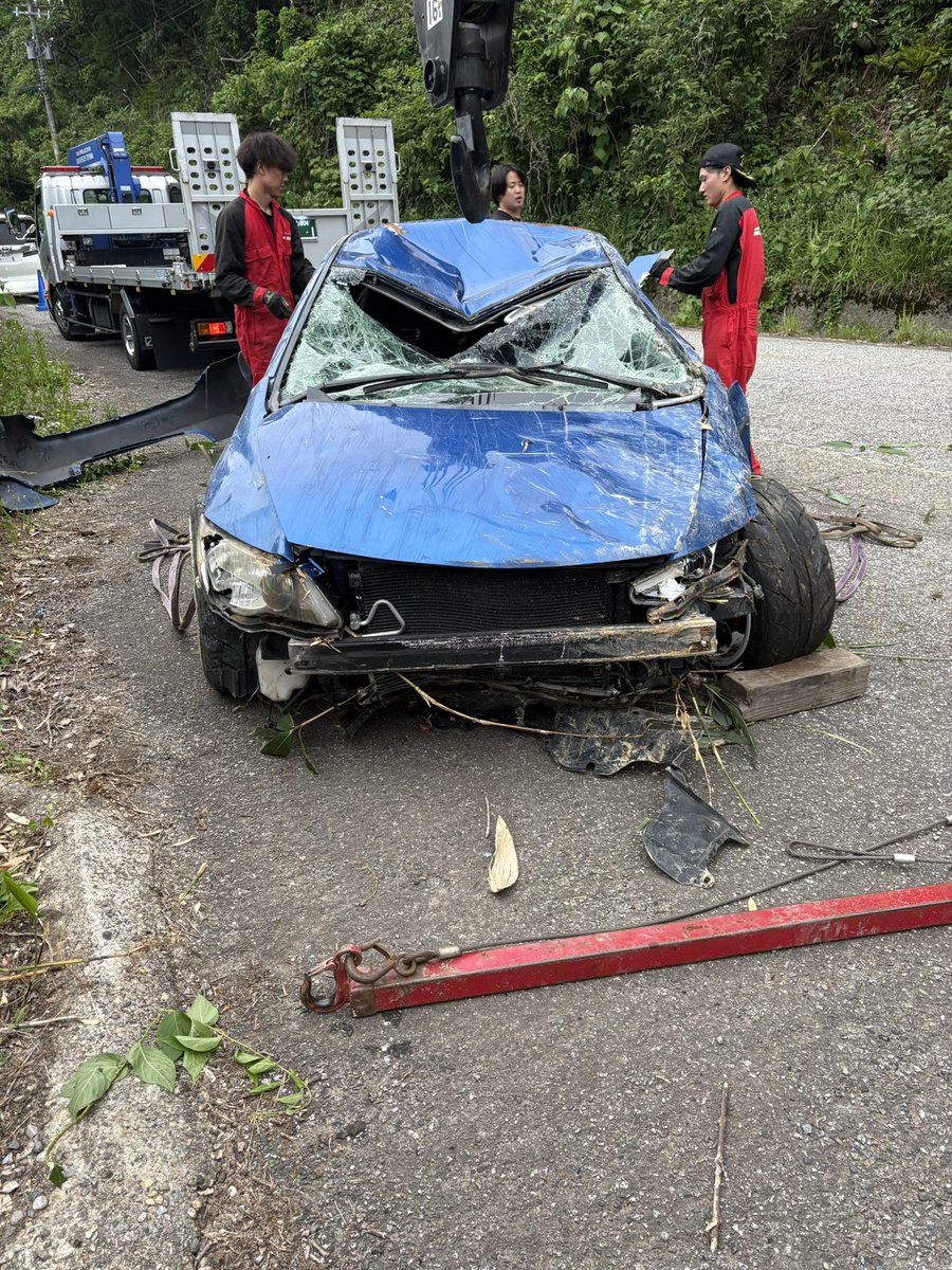 ____86Love's tweet photo. ���き上げ終わった車改めて見ると自分でもよく生きてたなって思う笑
FD2の剛性の高さには驚きです！
もうすぐ次の車も買うので次の車でもよろしくお願いします！
 #FD2 #シビック #生き残ったの奇跡 https://t.co/dgbA5kOIdg