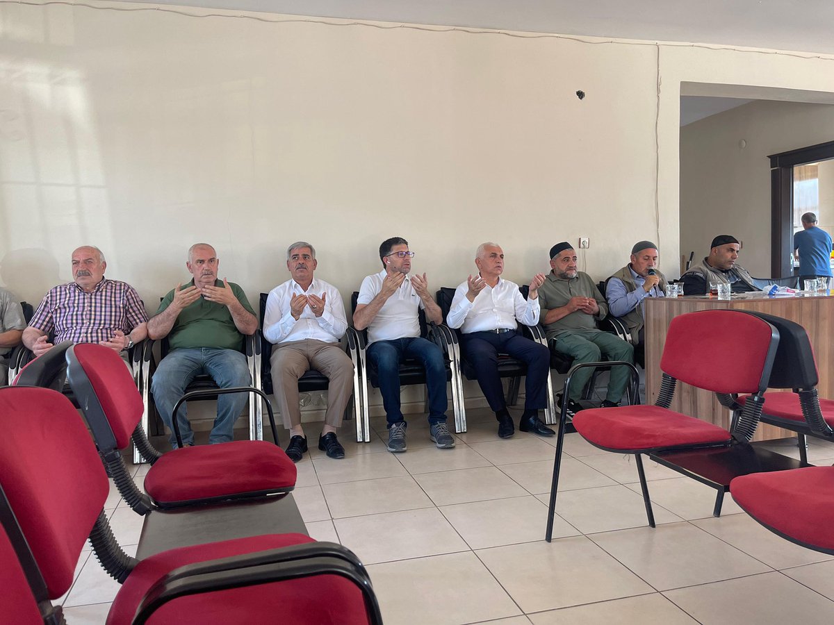 PartiSiirt's tweet photo. Merkez İlçe Başkanı @hikmetekin56 Vekilimiz @mervangul56 İl Başkan Vekilimiz Av. Abdulhakim Gider ve teşkilat mensuplarımız ile birlikte;

📍Men
📍Marangoz
📍Evin
📍Yüzer

Ailelerinin taziyelerine katılım sağladılar.
Vefat edenlere Allah’tan rahmet,ailelerine başsağlığı dileriz. https://t.co/YDvywDkpYz
