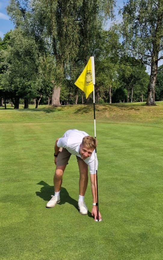 IlkleyGolfClub's tweet photo. There was a 17m-to-one event on Sat when 3 players scored a #holeinone while playing in the same comp.
Jack Winterbottom, aged 16, handicap 5.4, on the 3rd, while Thomas Ridgway, aged 19, handicap 0.4, and Ross McMillan, aged 28 handicap 11.9, had theirs on the 5th hole. https://t.co/sSwYnoUSiD