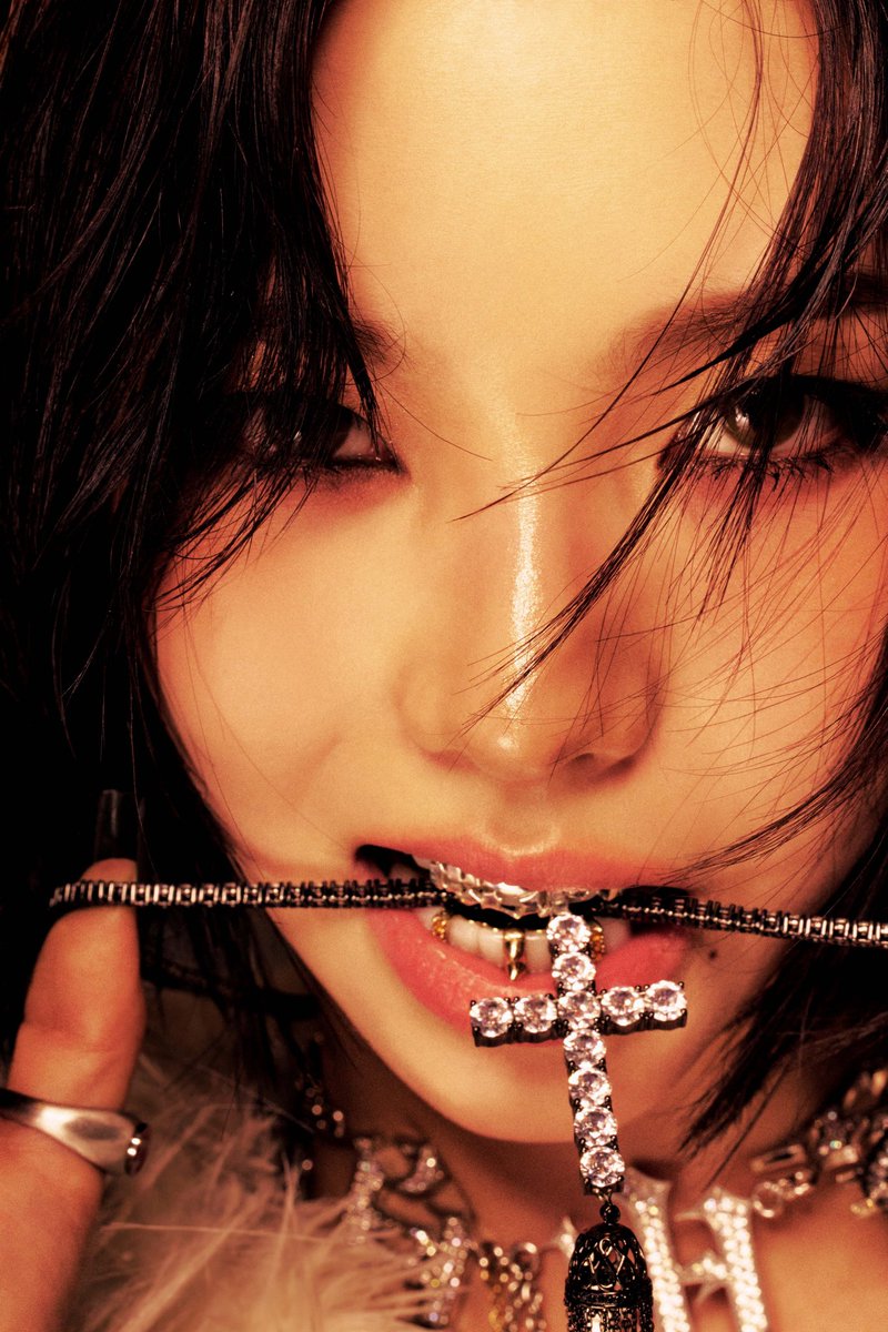 Golden hues, making my presence noticeable. Hear out, everyone! Dirty Work almost there, stay tune to the bewitchment.