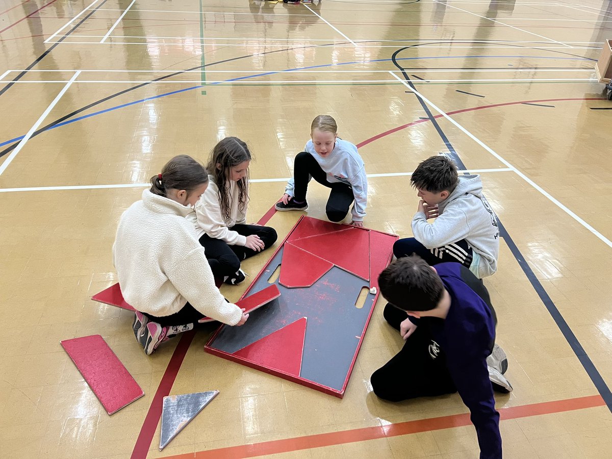 DGwennol's tweet photo. Her pos/Puzzle challenge 🧩 #Llangrannog @YsgolLlanhari https://t.co/knPKayT5Vm