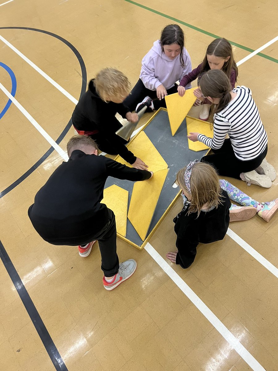 DGwennol's tweet photo. Her pos/Puzzle challenge 🧩 #Llangrannog @YsgolLlanhari https://t.co/knPKayT5Vm
