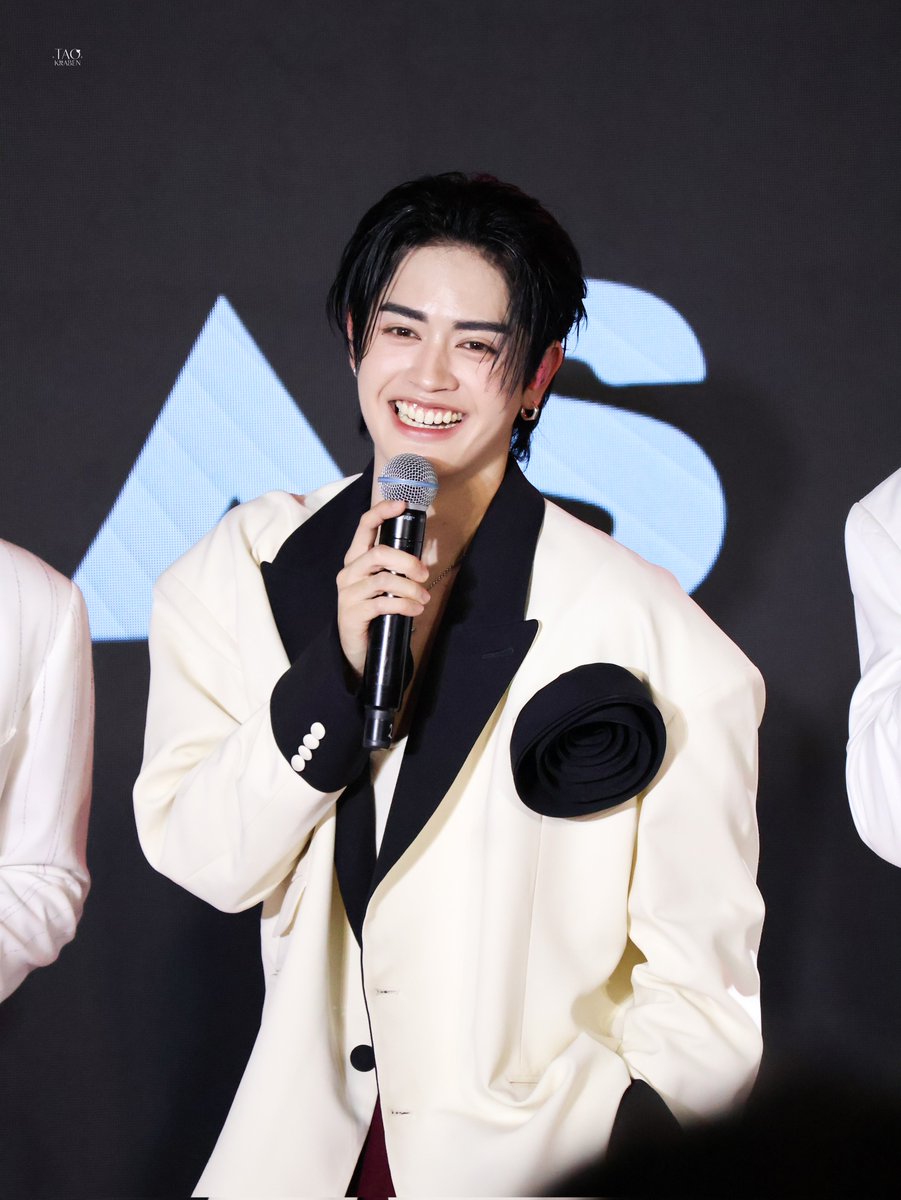 nnsnwpo's tweet photo. จบ perf ปุ๊บก็เป็นน้องไน้ปั๊บเยยย 🫳🏻💥❤️🩹
⋆。˚ • #NiceATLAS 🌟
#helloperberryxATLAS
#ATLASth #ATLAS_TH https://t.co/gHFQTw56Z6