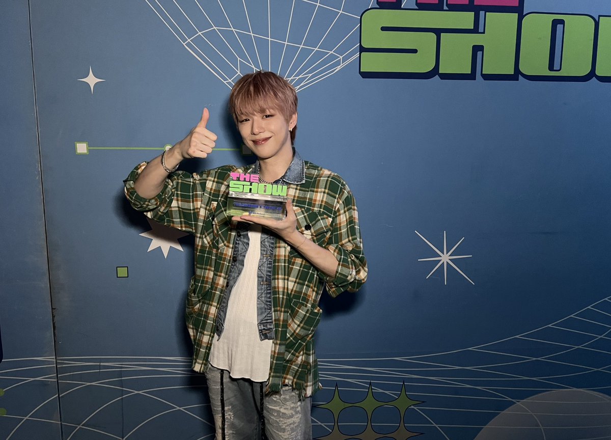 6월 24일 더쇼초이스 주인공은? #강다니엘 의 #Episode 입니다! 더쇼초이스의 수상을 축하합니다! #더쇼 #THESHOW <a href="/kd_officialx/">강다니엘(KANGDANIEL)</a>