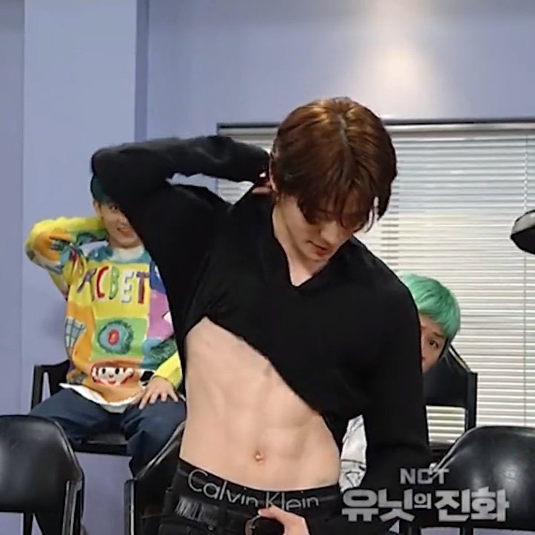 woehdpalclek's tweet image. 복근 보여주기 온도차