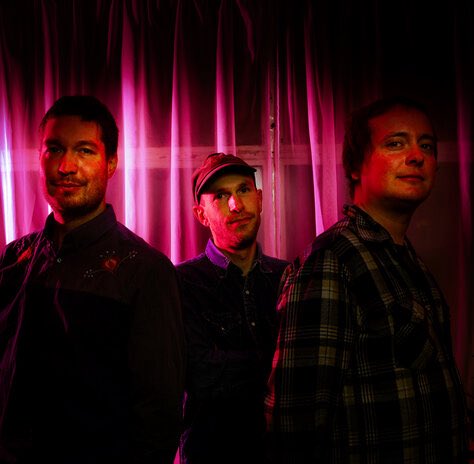 Supporting <a href="/allodarlinuk/">Allo Darlin'</a> at their London EartH Hall show on the 9th October, we’re delighted to announce <a href="/TheWavePictures/">The Wave Pictures</a> !
Tickets from wegottickets.com/fikarecordings and from Dice.