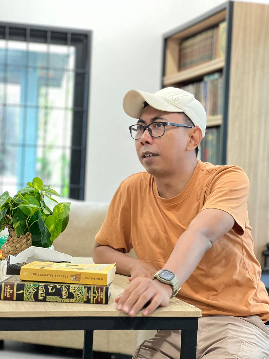 Stakof's tweet photo. Btw, biaya ChatGPT 4.0 ini dibayar dengan uang sendiri, dengan membayar pajak juga.

PPn ya, namanya?

🫡 https://t.co/nrzAWXkjG5