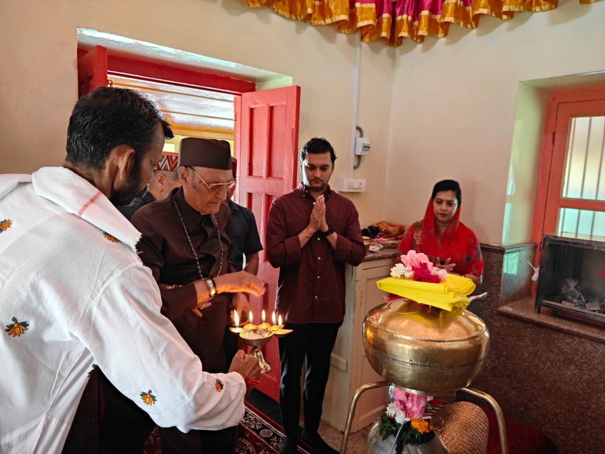 JAMMU LINKS NEWS (@jammulinks) on Twitter photo SRINAGAR: Dr. Karan Singh, Chairman Trustee of Jammu & Kashmir Dharmarth Trust, today visited the historic Shiv Gauri Temple in Pahalgam to inspect the recently completed renovation and restoration work.
Read more at: jammulinksnews.com/newsdetail/389…
<a href="/Martand_JK/">Martand Singh</a> <a href="/vikramaditya_JK/">Vikramaditya Singh</a> SRINAGAR: Dr. Karan Singh, Chairman Trustee of Jammu & Kashmir Dharmarth Trust, today visited the historic Shiv Gauri Temple in Pahalgam to inspect the recently completed renovation and restoration work.
Read more at: jammulinksnews.com/newsdetail/389…
<a href="/Martand_JK/">Martand Singh</a> <a href="/vikramaditya_JK/">Vikramaditya Singh</a>