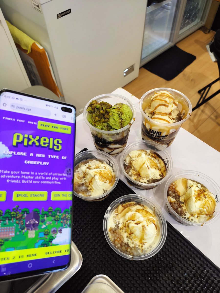 xenkicks.ron BCH | YGG (@xenkicks) on Twitter photo Soy Pudding + Ice Cream + <a href="/pixels_online/">Pixels</a> and chill  🍨 😊✌️ Soy Pudding + Ice Cream + <a href="/pixels_online/">Pixels</a> and chill  🍨 😊✌️