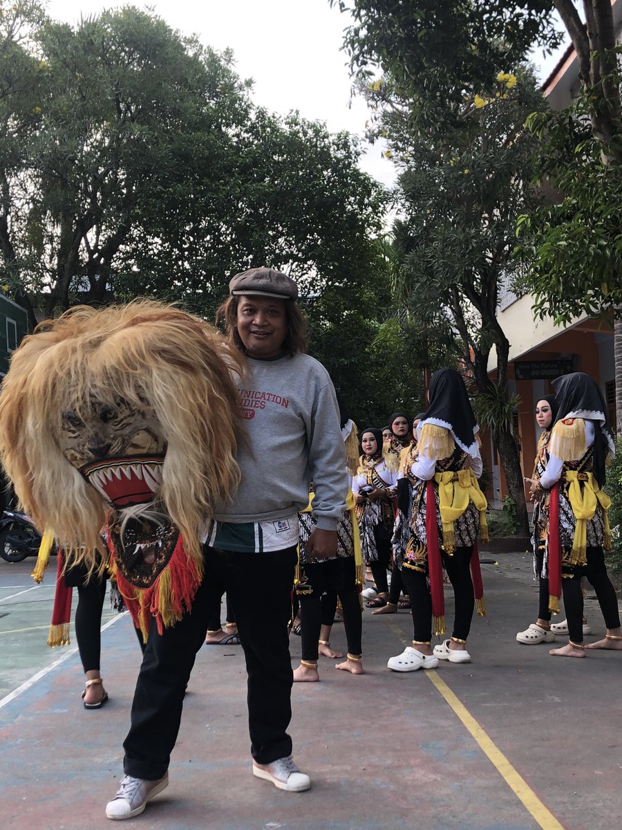 Temukan persamaannya