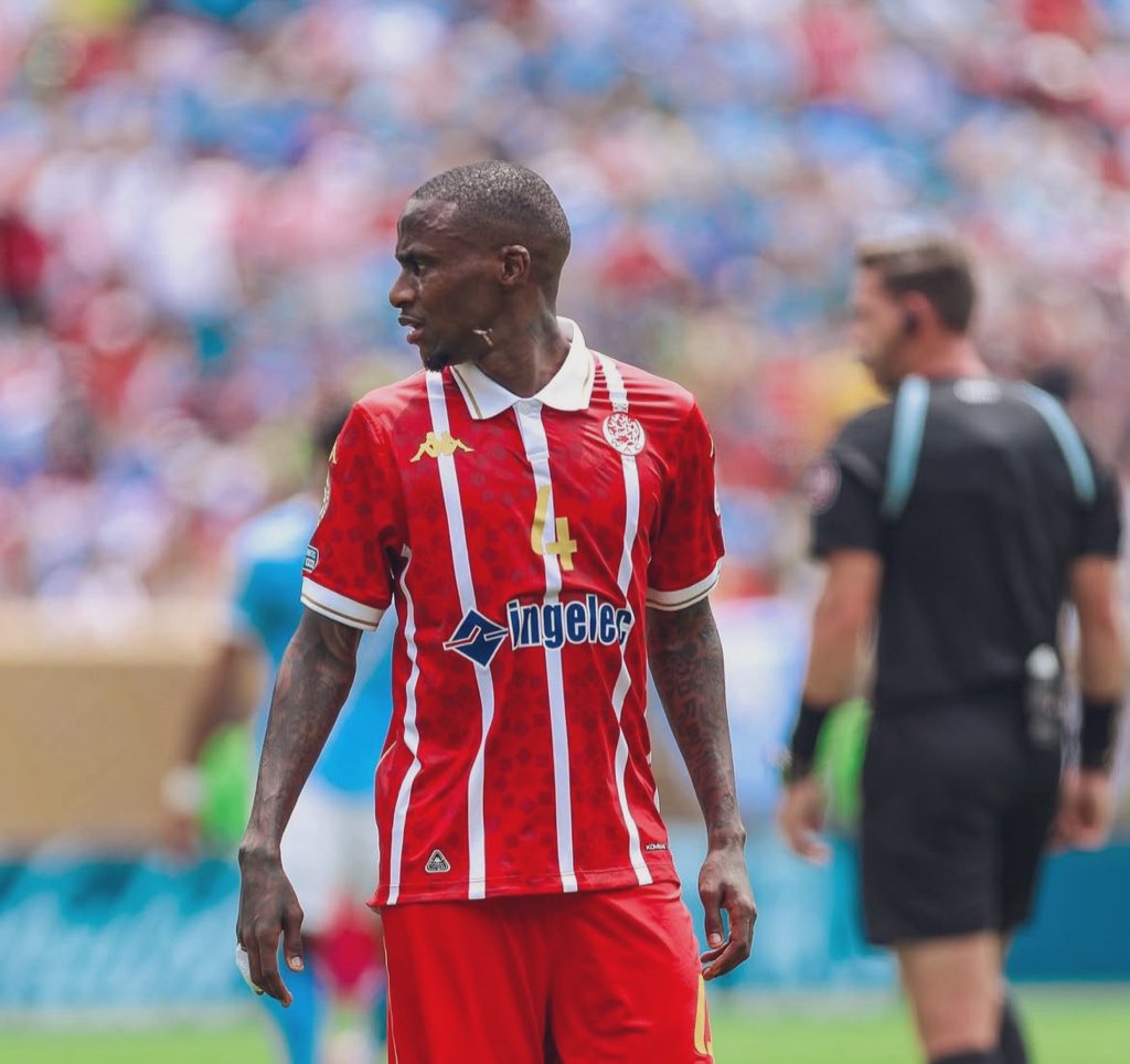 🚨RUMOUR: Wydad AC are racing against time to keep Thembinkosi Lorch as his loan deal nears its end. 

With no buyout clause and overseas clubs circling, Sundowns hold all the cards. Lorch’s Club World Cup heroics have made him a hot commodity. 

Will Wydad strike a deal before