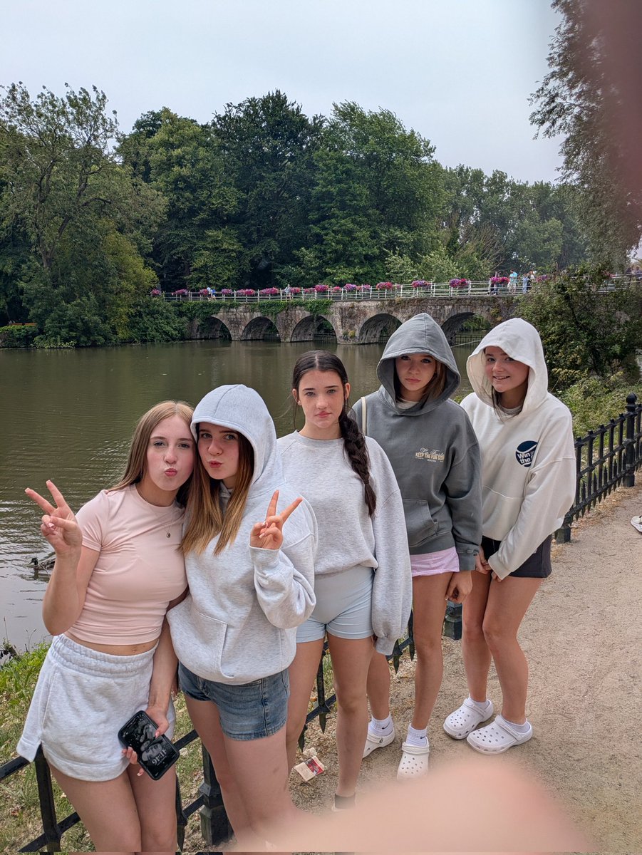 Modern Studies tweet media