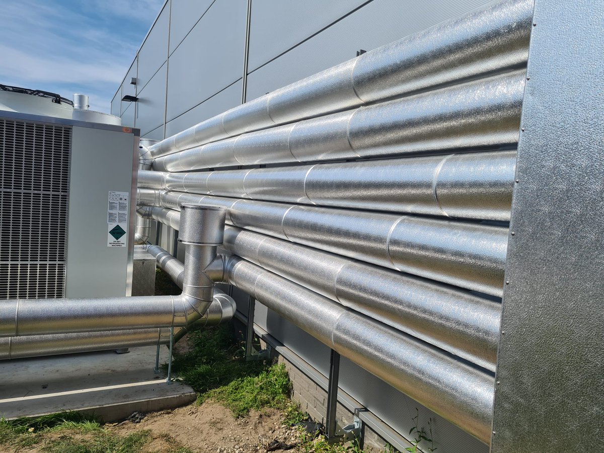 data_facilities's tweet photo. 🔧 Sometimes pictures say more than a thousand words...

Here’s a first look at the mechanical installation works from our DFDC The Hague expansion project — featuring new 50-ton (180 kW) decentralized CRAHs and chillers, designed for ultimate infrastructure resilience. #DFDC https://t.co/G3Kval5G1z