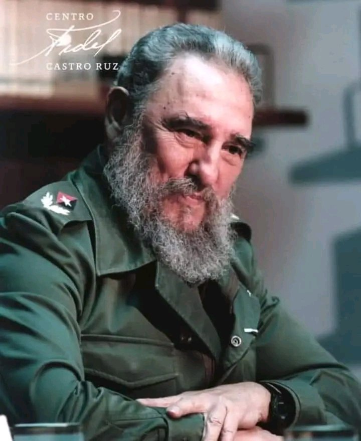 #Fidel “Mientras la violencia y la guerra se extienden y reinan en el mundo, #Cuba y su pueblo se yerguen como defensores y símbolos de los más humanos y verdaderos principios que deben y pueden regir sobre la Tierra”.