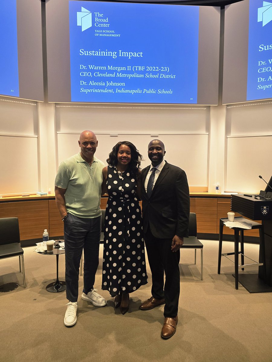 DrWarrenMorgan's tweet image. It was so great to return to @BroadCenter at @YaleSOM to speak with this year's class of fellows. Above all, it was an honor to do this with @AleesiaLJohnson. Thanks, Dr. Hite for inviting me to share lessons learned and the great work our team is leading in @CLEMetroSchools!