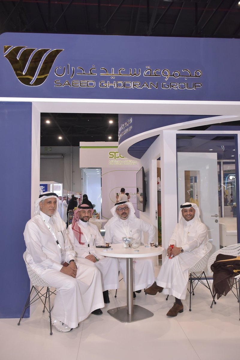 تشرفنا في مجموعة سعيد غدران بالتكريم من صاحب السمو الملكي الأمير سعود بن نايف أمير المنطقة الشرقية، خلال مشاركتنا كراعي ذهبي في منتدى الصناعة السعودي 2025. رعاية المجموعة للمنتدى نابعة من إيمانها العميق بدور الصناعة في تحقيق مستهدفات رؤية السعودية 2030. #الصناعة_السعودية