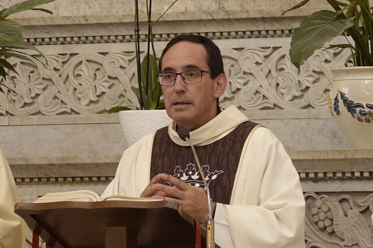 Today, the Holy Father Leo XIV appointed our Father General, Miguel Marquez Calle, OCD, as a member of the Dicastery for Institutes of Consecrated Life and Societies of Apostolic Life.
We entrust him to your prayers.