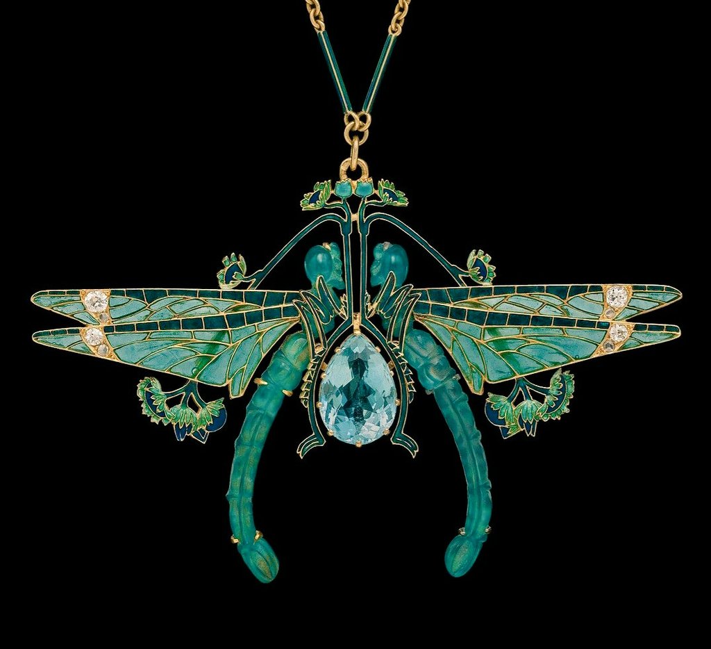 Art Nouveau dragonfly pendant from c. 1900 by René Lalique, France.
