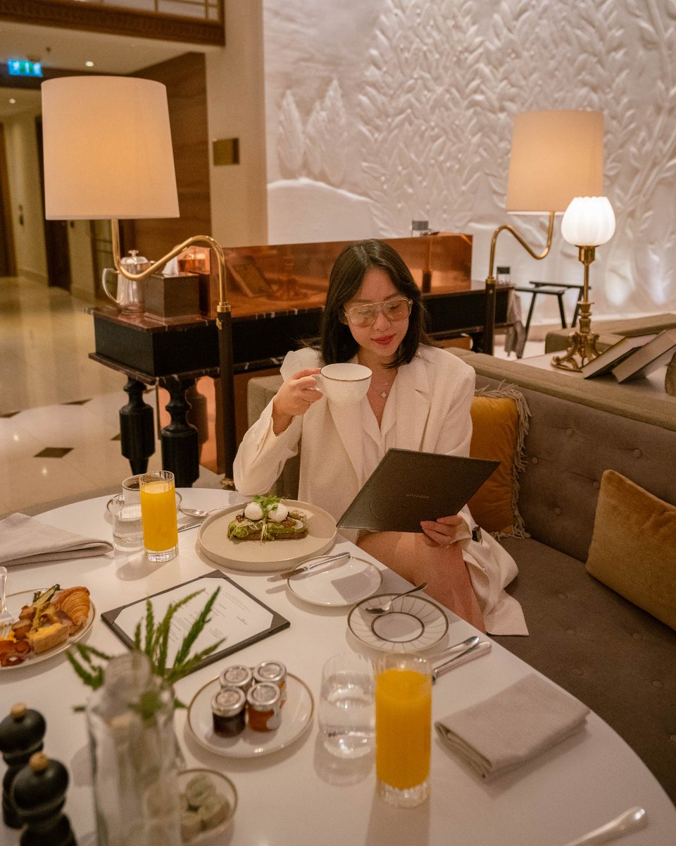 FSTowerBridge's tweet image. Leisurly mornings at Four Seasons Tower Bridge captured through the lens of @/vintagedolls ✨ 

#fstowerbridge #fourseasons #breakfast #mondaymotivation #cityoflondon