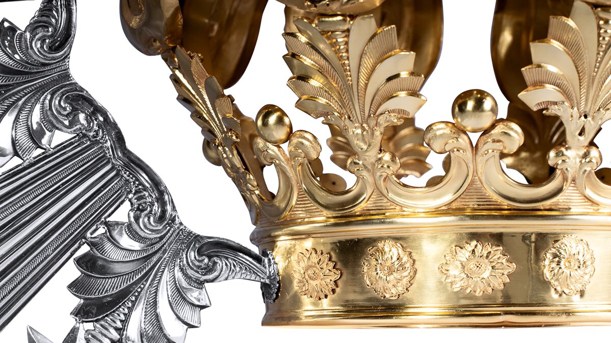 tesorovirgen's tweet photo. ¿Sabías que Isabel II regaló una corona a la Virgen de las Angustias décadas antes de que existieran las coronaciones canónicas?
¡Ahora puedes verla en la exposición del Tesoro de la Virgen!✨
@AngustiasGr #historia #isabelii #granada #legado https://t.co/YjnvGXGogV