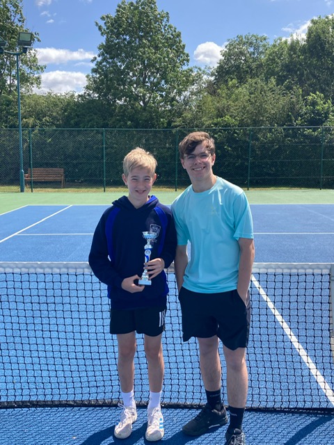 Hinckley & Bosworth SSPAN (@hb_sspan) on Twitter photo Yesterday we held our KS3 & KS4 Tennis tournament over at Market Bosworth Tennis Club, a windy but terrific days tennis. Congratulations to all the players who competed and our winners overall.
KS3 Girls - <a href="/BosworthAcademy/">Bosworth Academy</a>
KS3 Boys - <a href="/DixieGrammar/">Dixie Grammar School</a>
KS4 Boys - <a href="/BGLC_PE/">Brookvale Groby PE</a> Yesterday we held our KS3 & KS4 Tennis tournament over at Market Bosworth Tennis Club, a windy but terrific days tennis. Congratulations to all the players who competed and our winners overall.
KS3 Girls - <a href="/BosworthAcademy/">Bosworth Academy</a>
KS3 Boys - <a href="/DixieGrammar/">Dixie Grammar School</a>
KS4 Boys - <a href="/BGLC_PE/">Brookvale Groby PE</a>