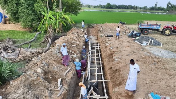 TNIAMProject's tweet image. The OFD work in Virupatchipuram Tank is in progress, under Cheyyar Sub-basin in TNIAMP Phase-3, Package No.1, LOT No.3...
@Worldbank
@WorldBankWater
@WBPubs
@WorldBankIndia
@WBG_Climate
@tamilnadu_wrd
#ArtificialRechargeWells #FloodProtection #IrrigationEfficiency…