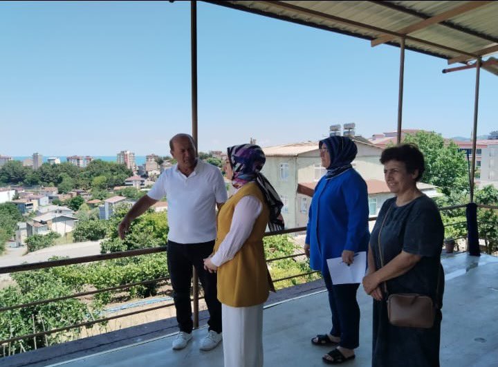 İlçe Kadın Kolları Başkanımız @sevgi_cakirr55 ve yönetim kurulu üyelerimizle birlikte Karasamsun Mahalle Muhtarımız Hüseyin Yıldırım’ı ziyaret ettik.Misafirperverliği ve nazik ev sahipliği için kendisine gönülden teşekkür ederiz.