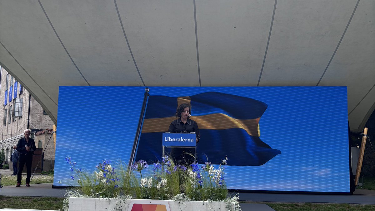 Så. Nu vet ni varför vi valde <a href="/SMohamsson/">Simona Mohamsson</a> till partiledare. Ingen kan tveka efter den leveransen.