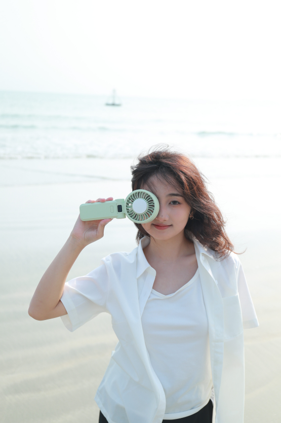 🔥【夏の涼しさ、激安で手に入れろ！】🔥
期間限定タイムセール突入中⏳
6 月 24 日（月）～6 月 29 日（土）までの 6 日間だけ、
「balinハンディファン」が激安割引！
■ 通常価格：5,980 円
■ タイムセール価格：3,299 円
■ さらに 30% OFF クーポン適用可‼️
→ 実質価格：2,309 円（税込）
20