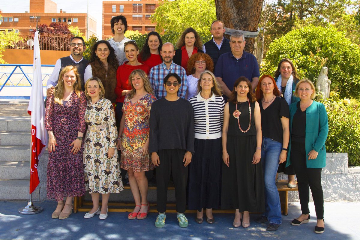 💚 Gracias, profes

La Familia Cristo Rey tiene mucha suerte de contar con cada uno de vosotros

#CCREY