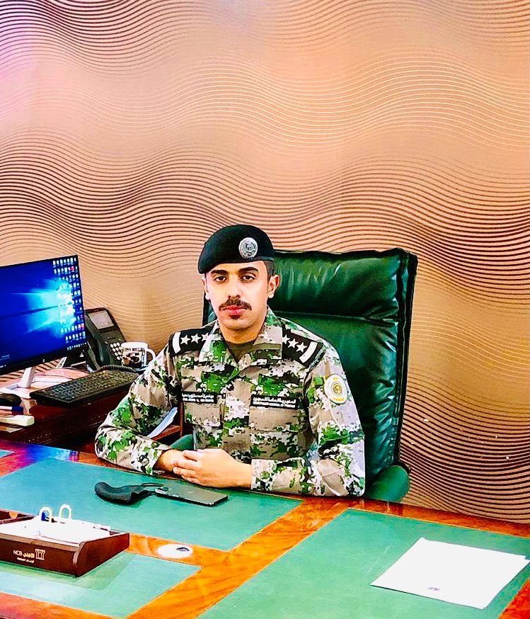 أُبارك للأبن النقيب مهندس/ أحمد 
صدور أمر المقام السامي الكريم بترقيته لرتبة رائد مهندس ،،،، أسال الله له التوفيق وأن تكون له عوناً في خدمة دينه ومليكه ووطنه،،، كما أسأل الله سبحانه التوفيق له في اتمام دارساته العليا في استراليا والعودة إلى أرض الوطن الغالي .