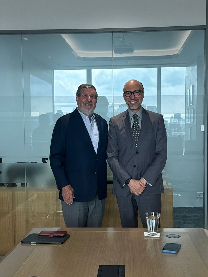 AmbMorBkk's tweet photo. I had an insightful meeting with Mr. William E. Heinecke, Founder &amp; Chairman of Minor International, where cooperation and investment opportunities in tourism area have been discussed. https://t.co/OhsAfHsQq7