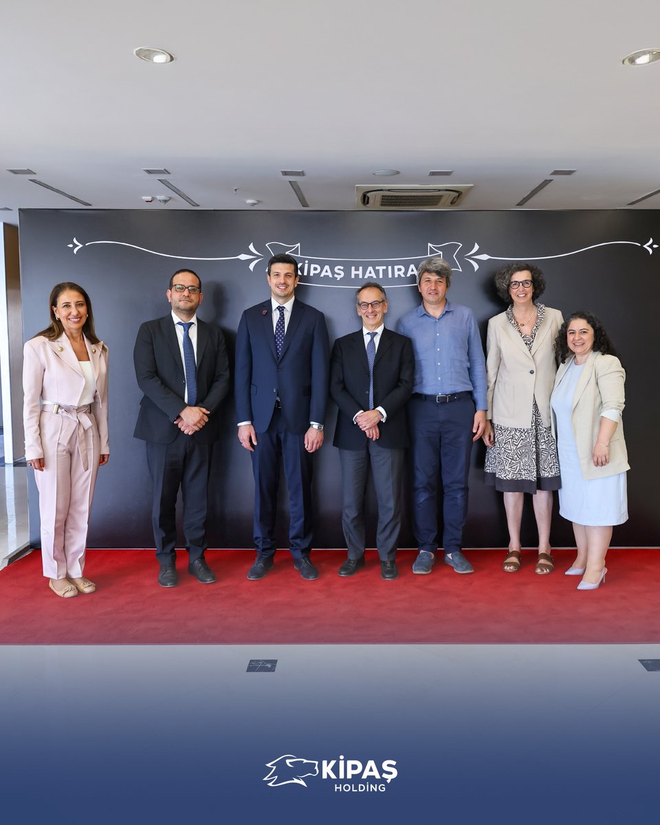 Deprem sonrası bölge ekonomisinin yeniden inşasında sürdürülebilir yatırımların önemi, sektörümüzün mevcut durumu ve geleceğe yönelik projelerimiz hakkında verimli bir toplantı gerçekleştirdik.

#Kipaş #EBRD #Kahramanmaraş #Sürdürülebilirlik #Yatırım #EkonomikKalkınma